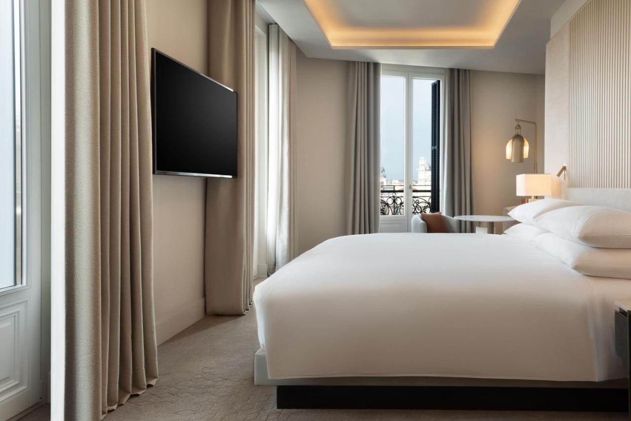 Jw Marriott Hotel Madrid Exterior photo