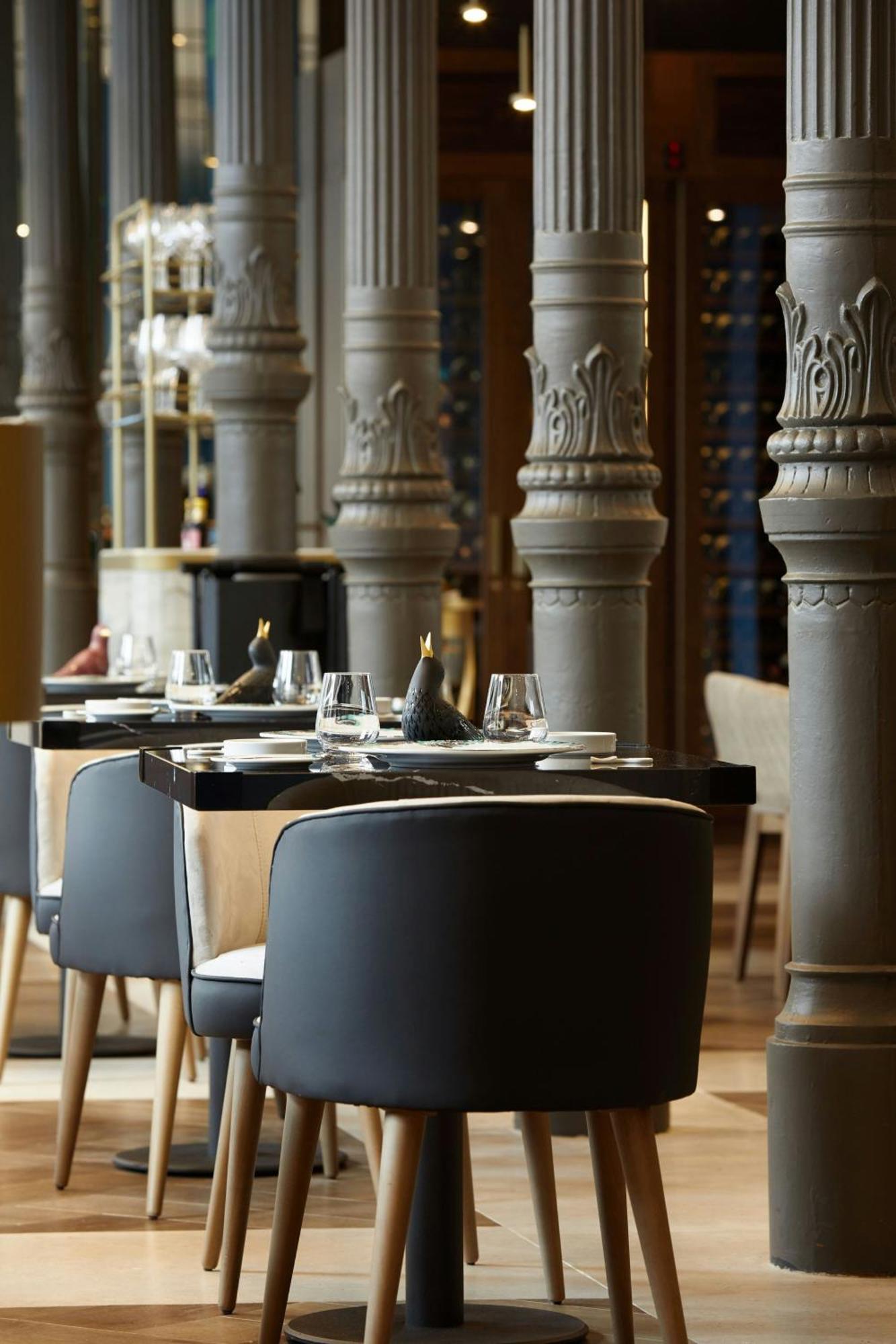 Jw Marriott Hotel Madrid Exterior photo